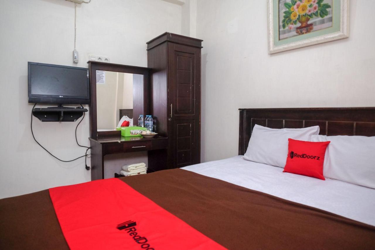 Reddoorz At Hotel Rich Parepare Near Pantai Mattirotasi Exterior foto